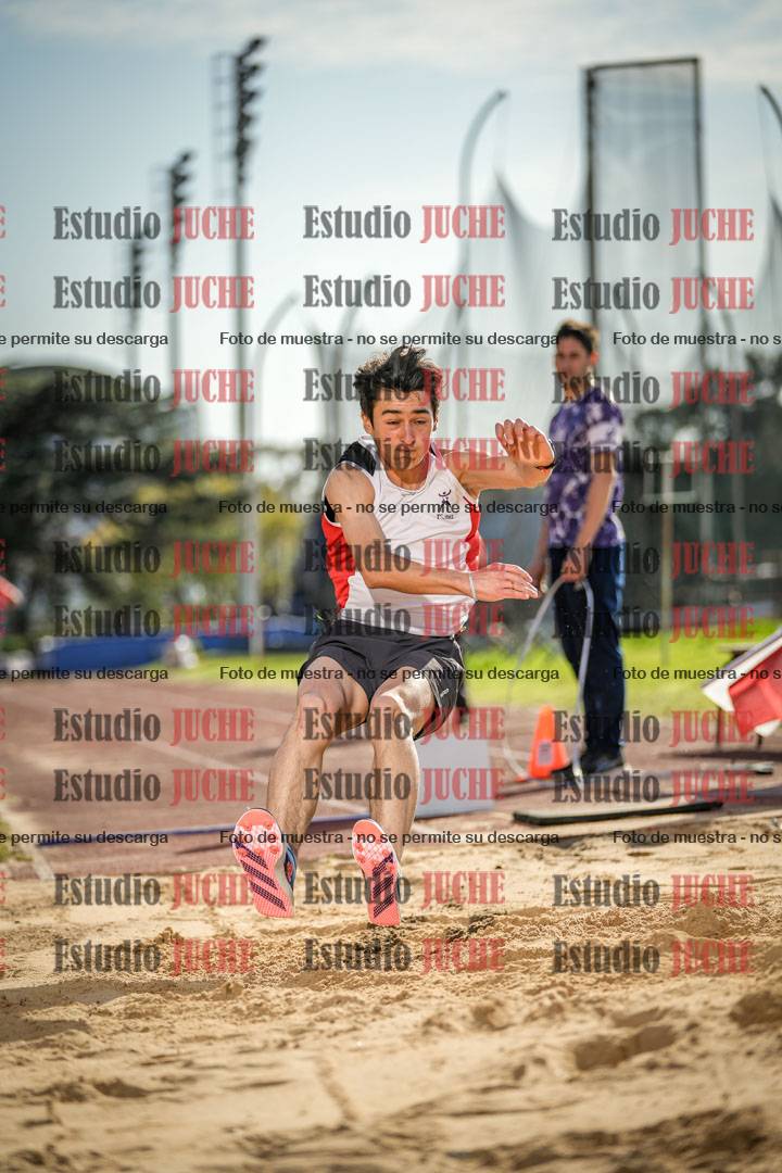 Fotos del salto en largo de varones - ambas categorías