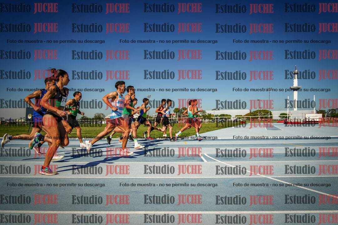 Fotos de los 5000 m de mujeres y varones - serie 1