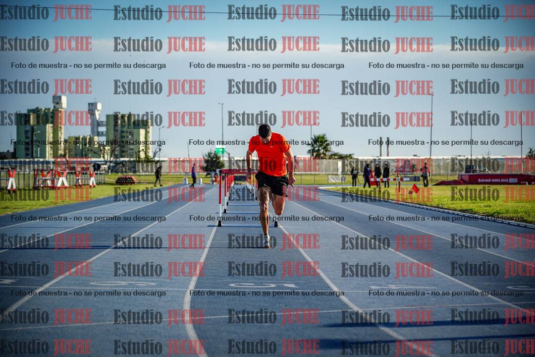 Fotos de los 110 m con vallas de varones - decatlón 6