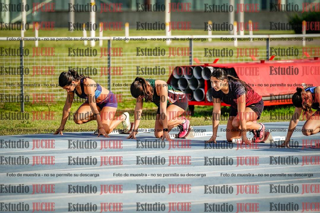 Fotos de los 100 m con vallas de mujeres - heptatlón 1