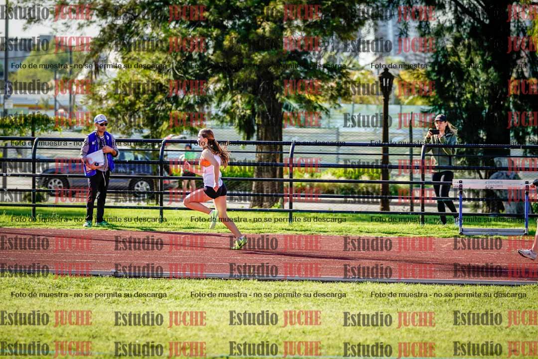 Fotos de los 295 m con vallas de mujeres