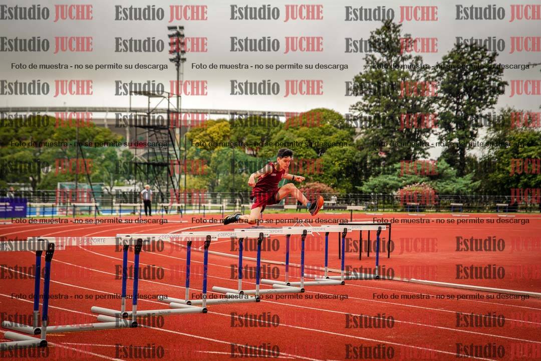Fotos de los 295 m con vallas de varones