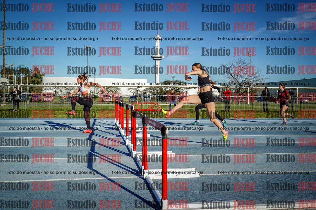 Fotos de los 100 m con vallas de mujeres