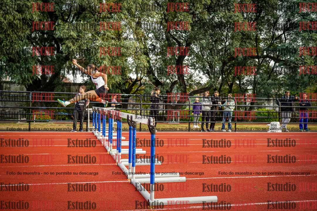 Fotos de los 100 m con vallas de mujeres - heptatlón 1