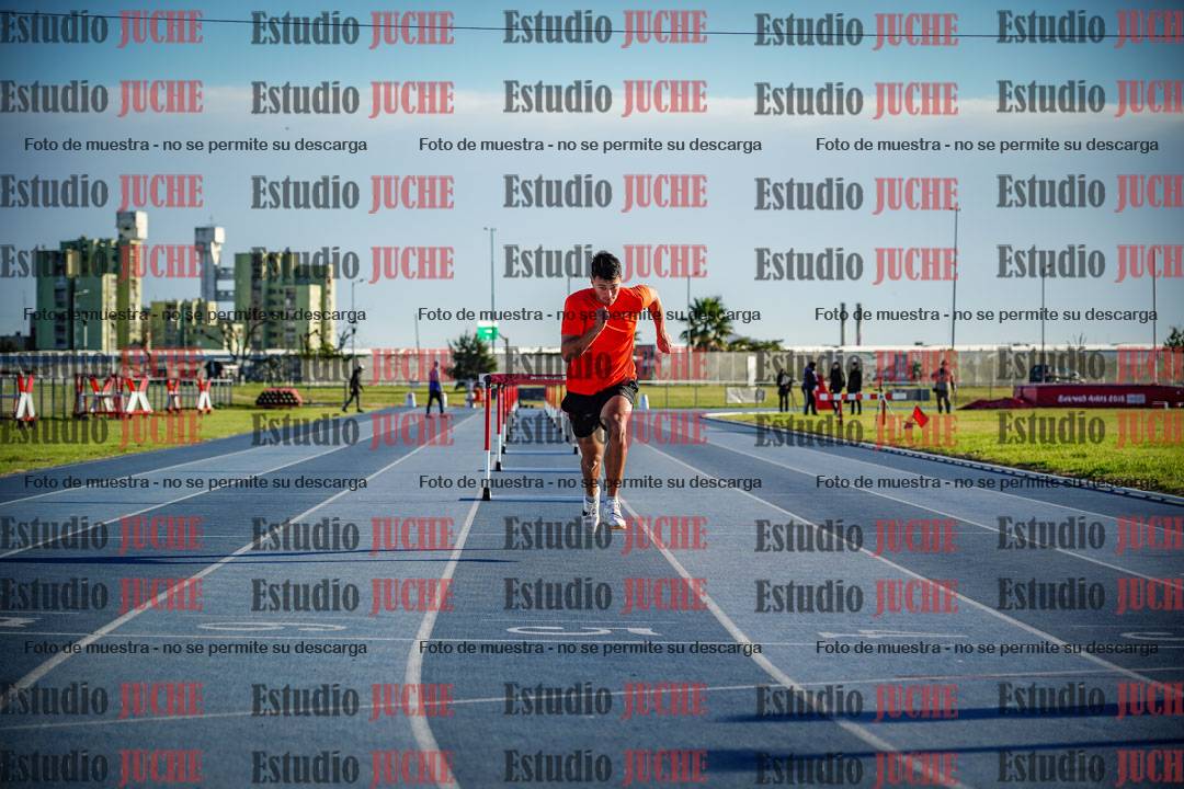 Fotos de los 110 m con vallas de varones - decatlón 6
