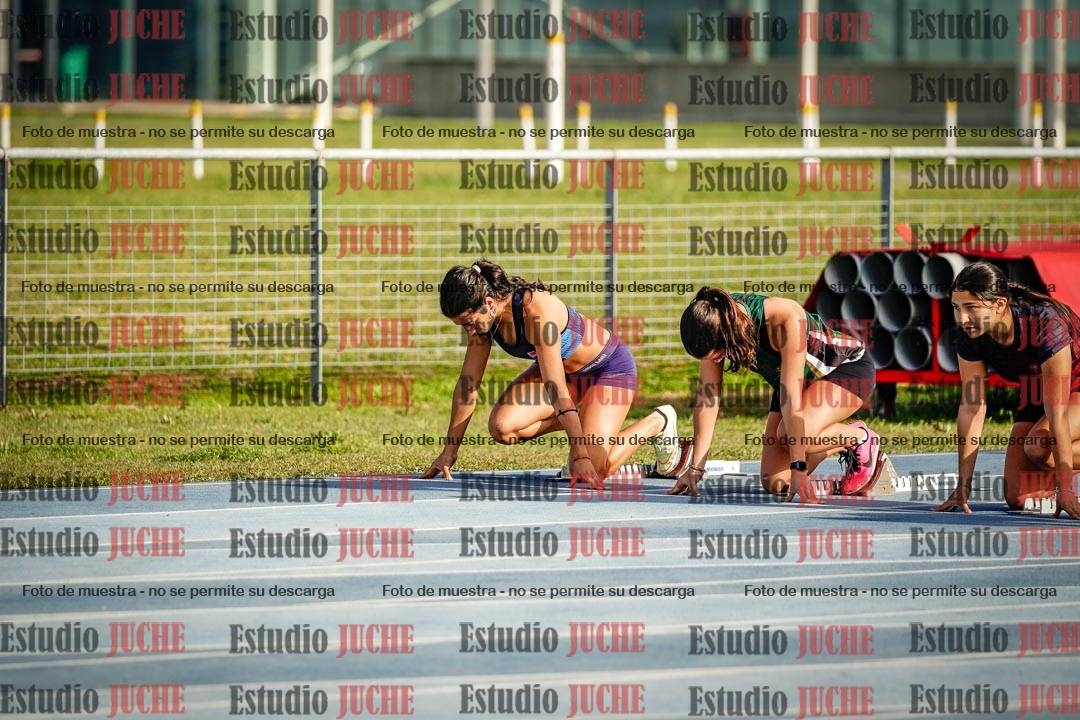 Fotos de los 100 m con vallas de mujeres - heptatlón 1