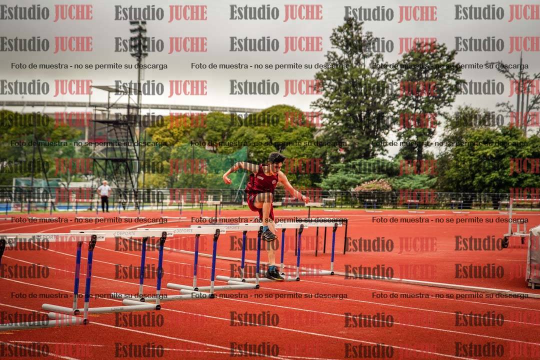 Fotos de los 295 m con vallas de varones