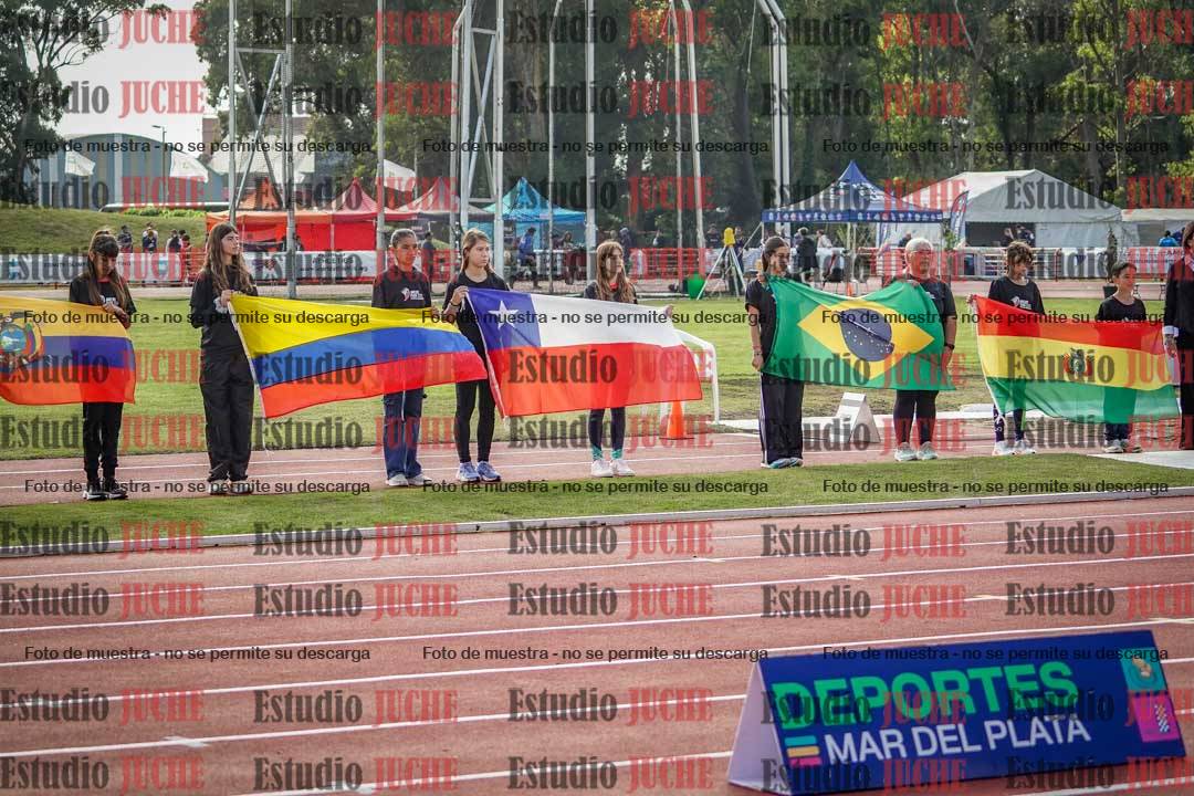 Fotos de algunos extras y podios del día 1