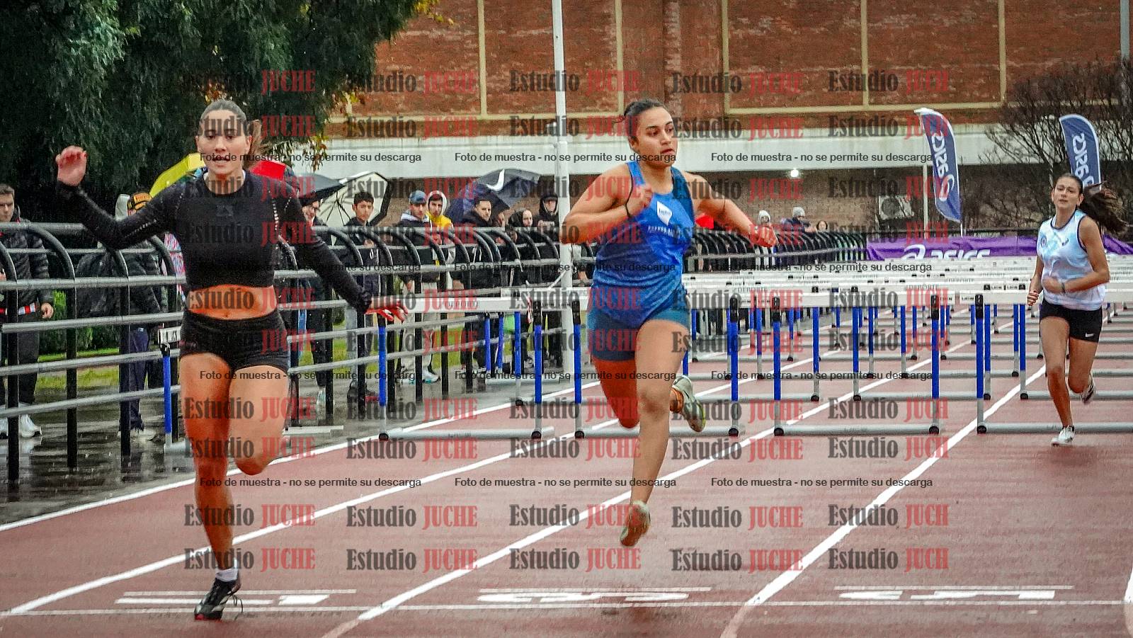 Fotos de los 100 m con vallas de mujeres - heptatlón 1
