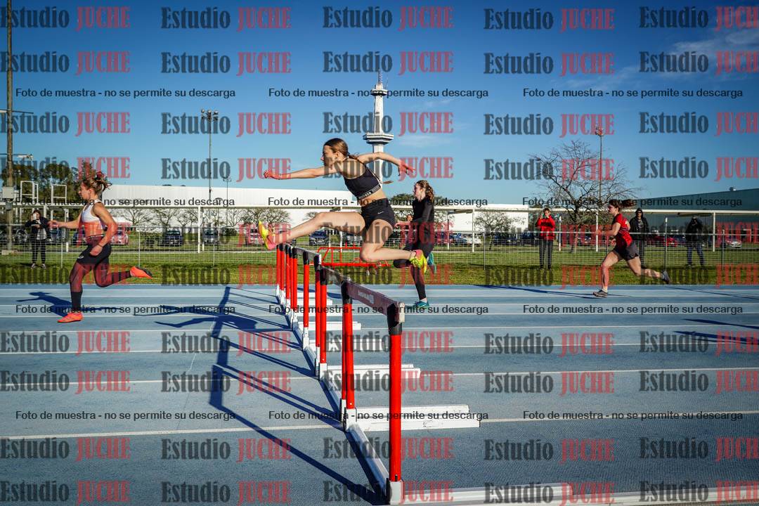 Fotos de los 100 m con vallas de mujeres