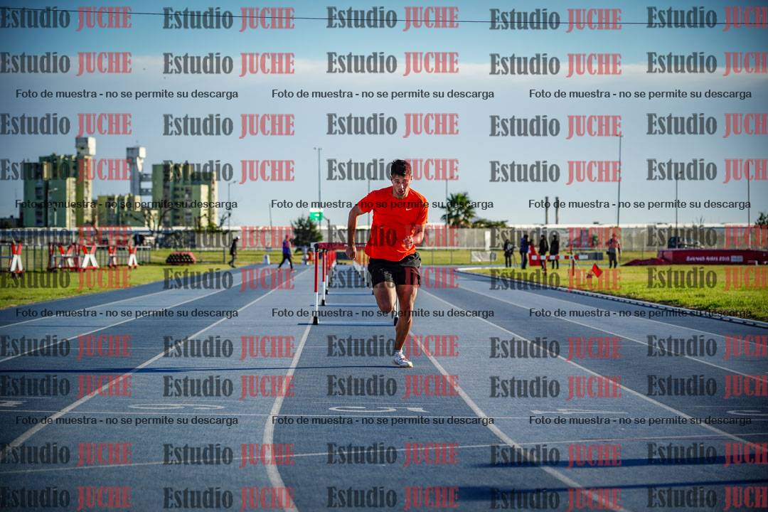Fotos de los 110 m con vallas de varones - decatlón 6
