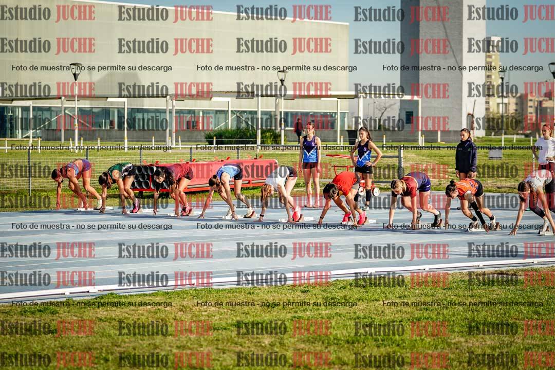 Fotos de los 100 m con vallas de mujeres - heptatlón 1