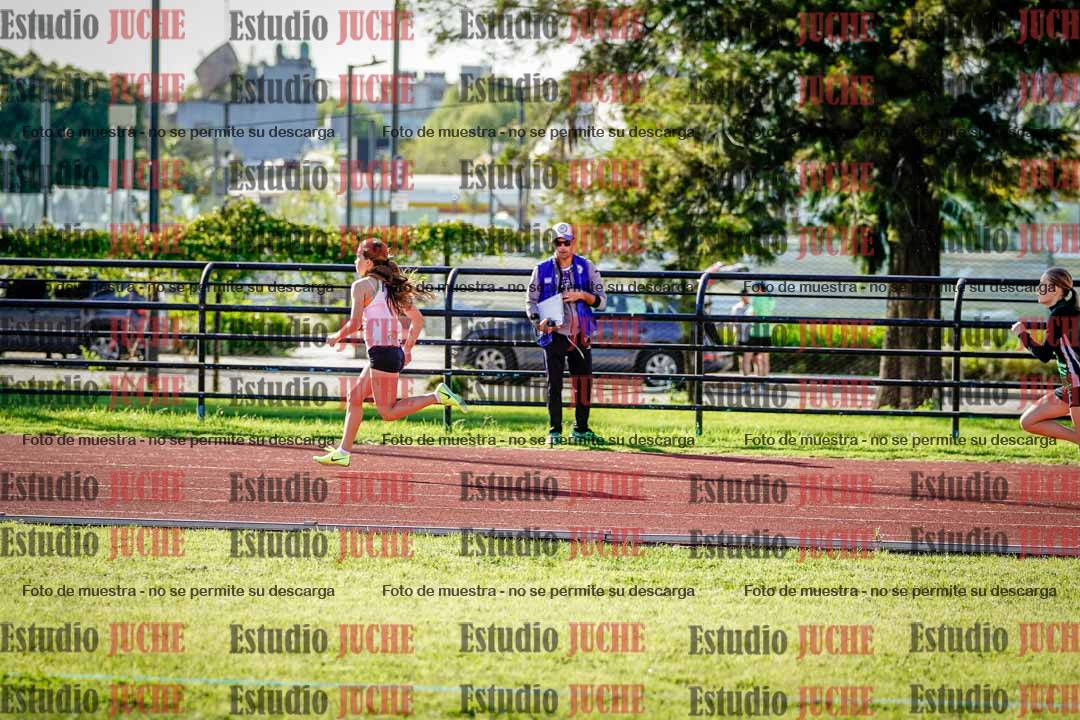Fotos de los 295 m con vallas de mujeres