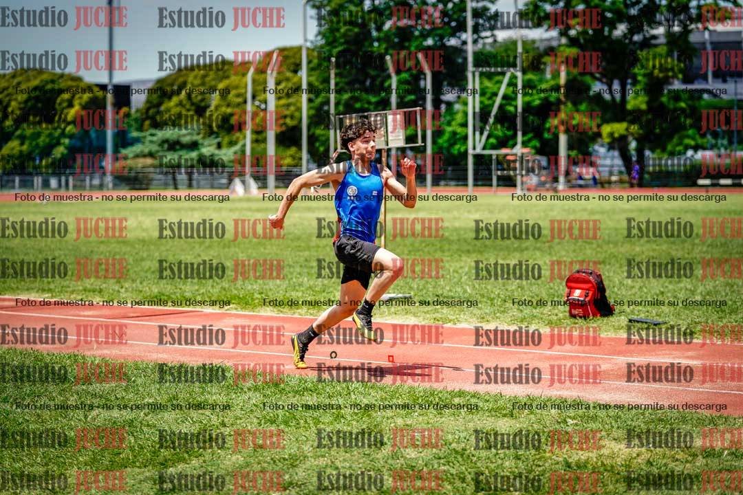 Fotos del salto en largo de varones