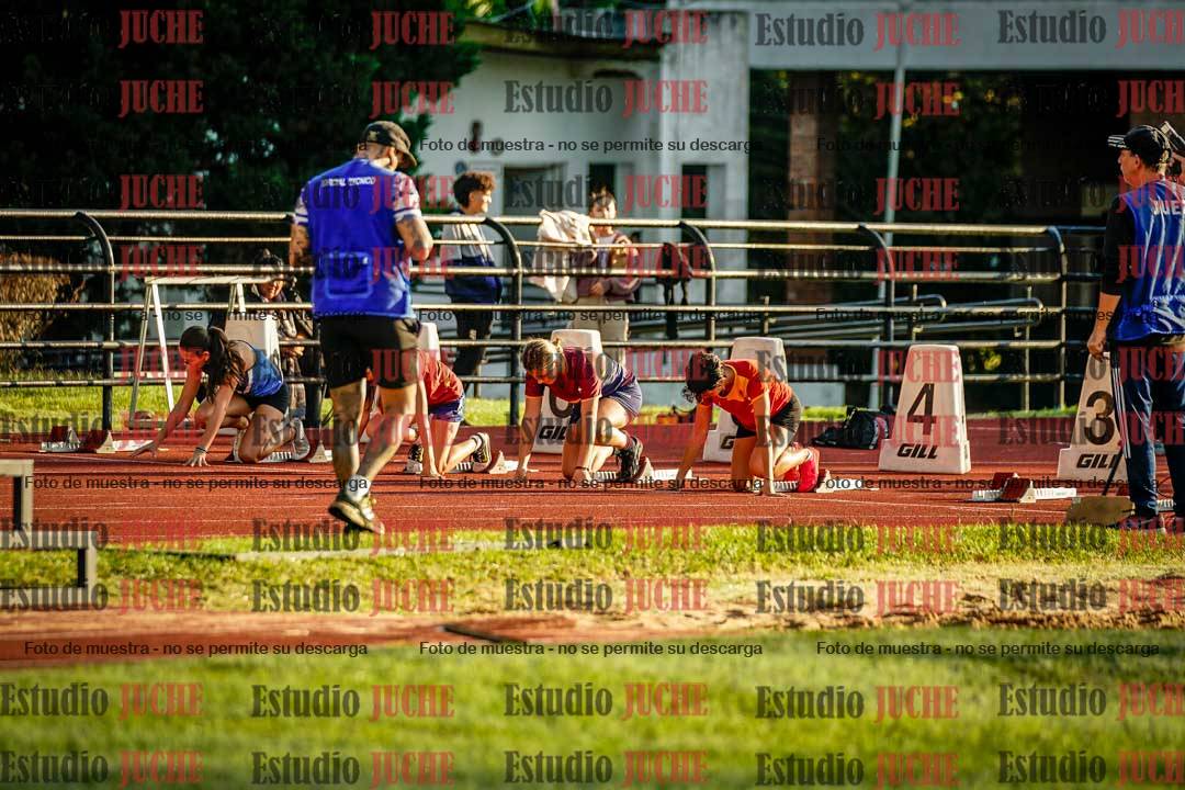 Fotos de los 100 m con vallas de mujeres - hepta 1