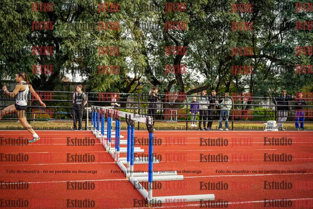 Fotos de los 100 m con vallas de mujeres - heptatlón 1