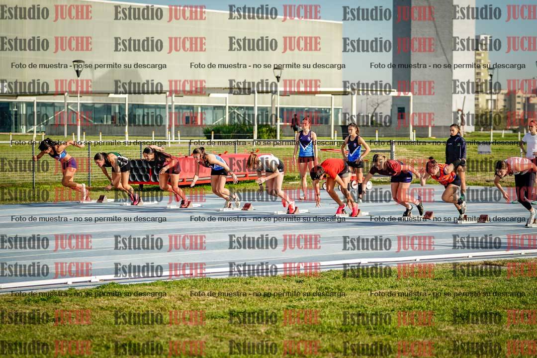 Fotos de los 100 m con vallas de mujeres - heptatlón 1