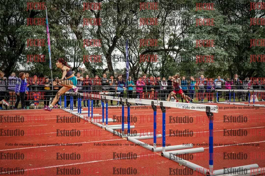 Fotos de los 100 m con vallas de mujeres