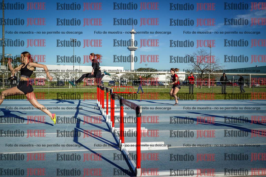 Fotos de los 100 m con vallas de mujeres