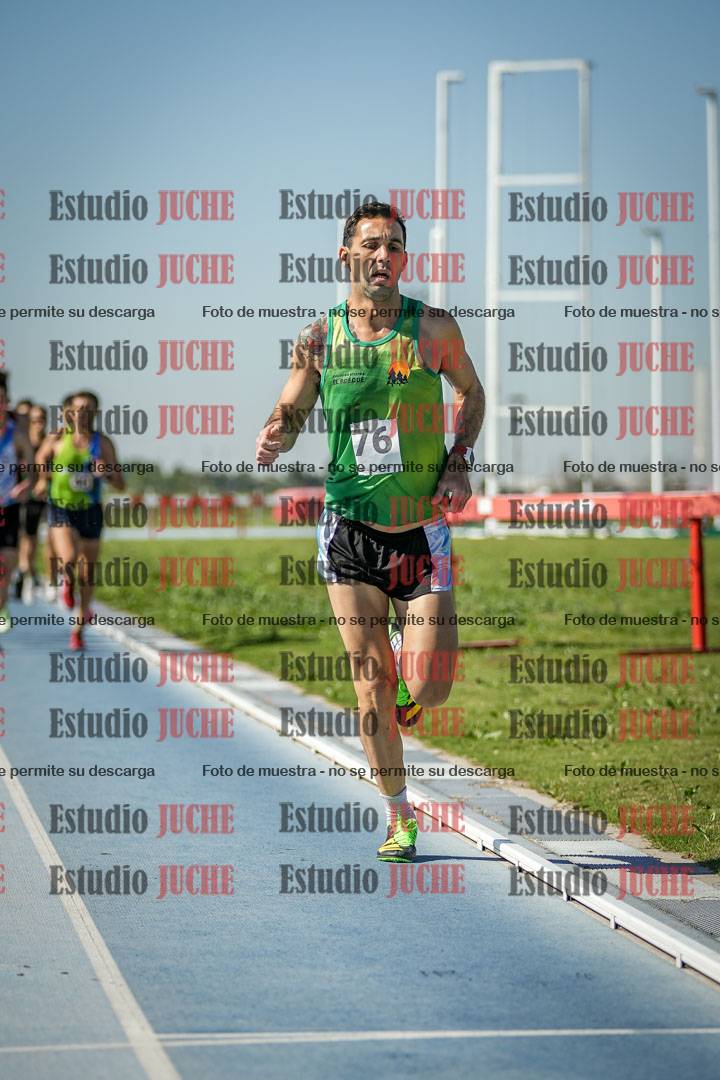 Fotos de los 5000 m de mujeres y varones - serie 1