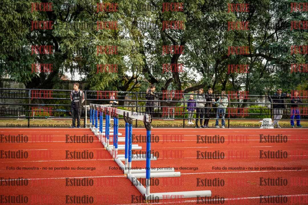 Fotos de los 100 m con vallas de mujeres - heptatlón 1