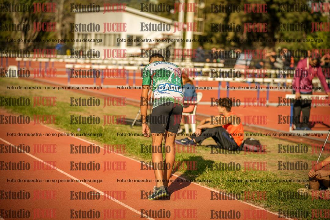 Fotos del salto en largo de varones