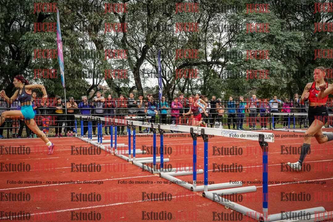 Fotos de los 100 m con vallas de mujeres