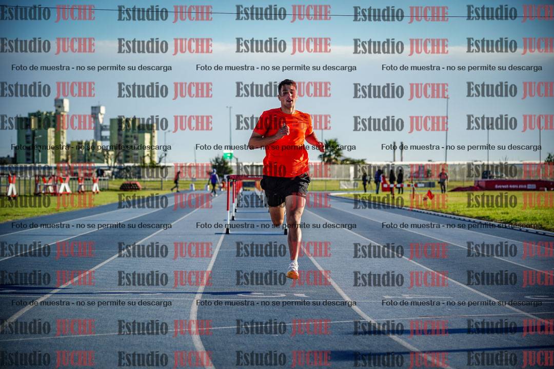 Fotos de los 110 m con vallas de varones - decatlón 6