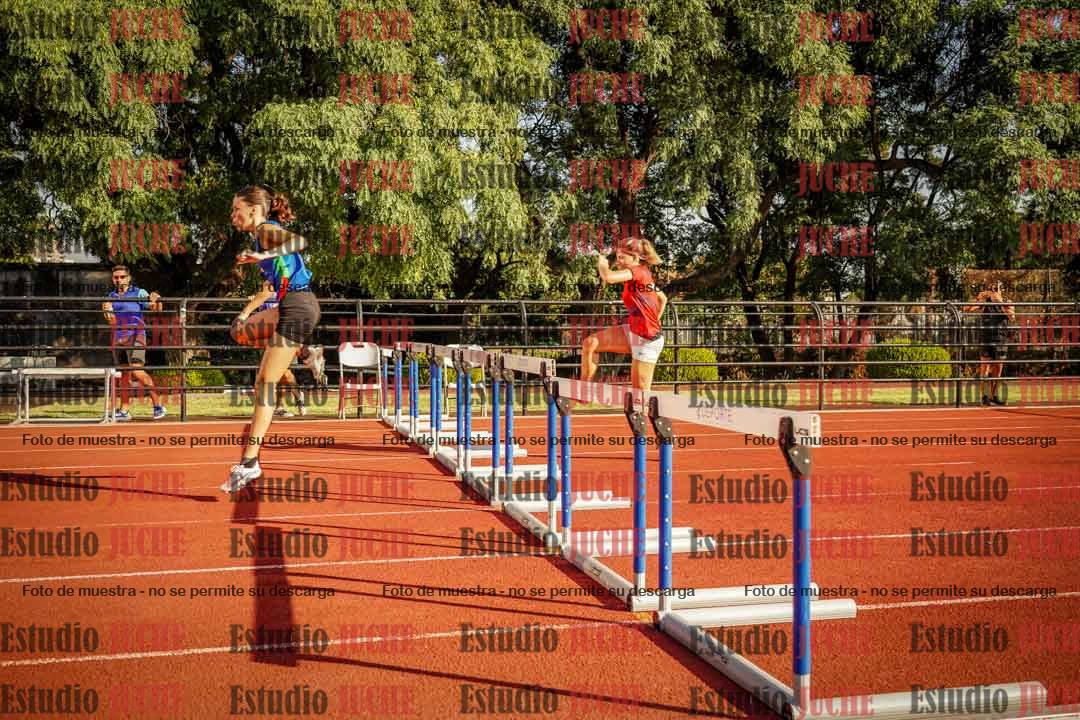 Fotos de los 100 m con vallas de mujeres - combinadas 1