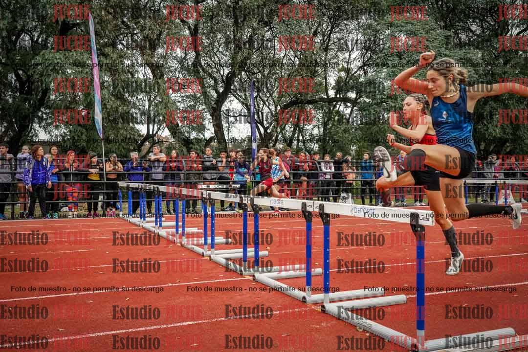 Fotos de los 100 m con vallas de mujeres
