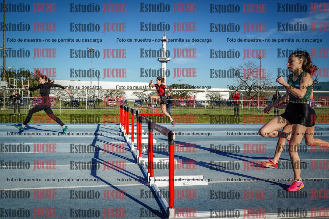 Fotos de los 100 m con vallas de mujeres