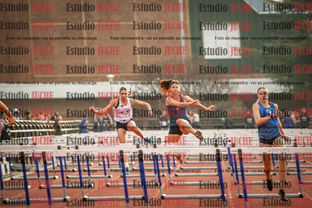 Fotos de los 100 m con vallas de mujeres - heptatlón 1
