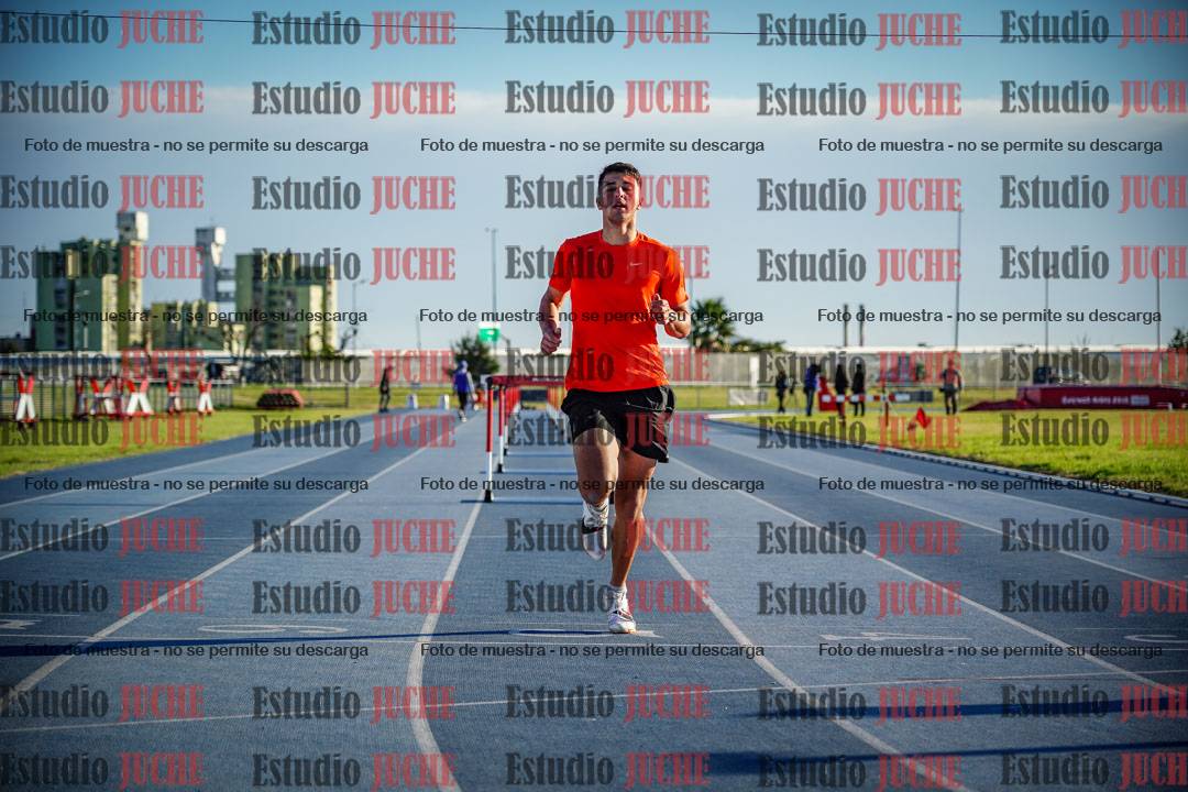Fotos de los 110 m con vallas de varones - decatlón 6