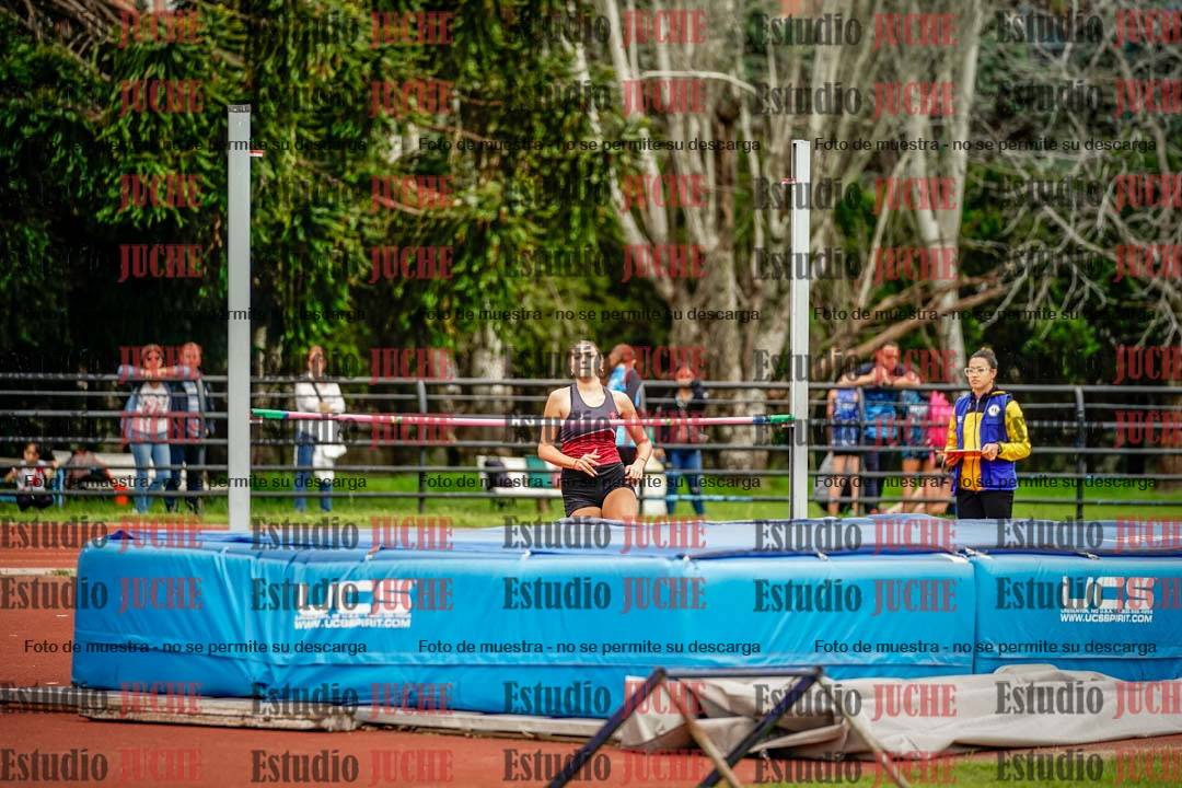 Fotos del salto en alto de mujeres