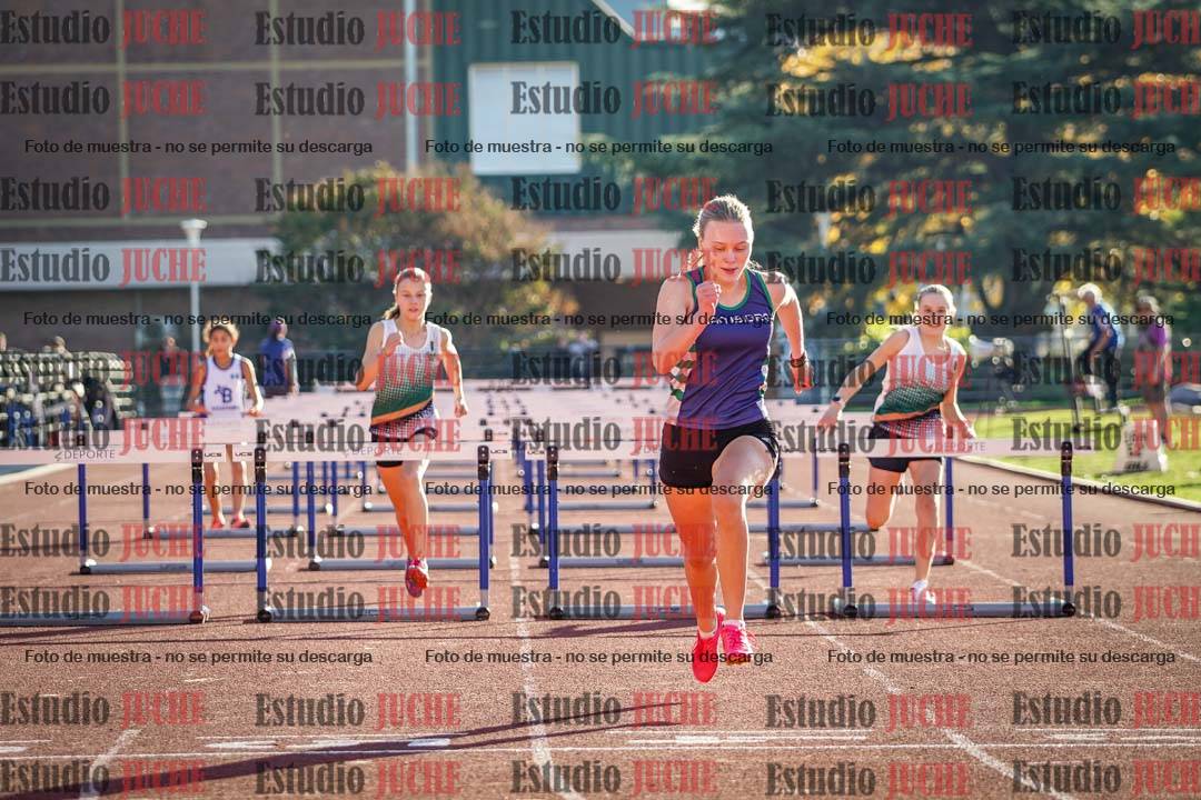 Fotos de los 80 m con vallas de mujeres - U16