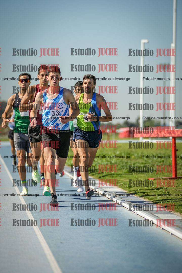 Fotos de los 5000 m de mujeres y varones - serie 1