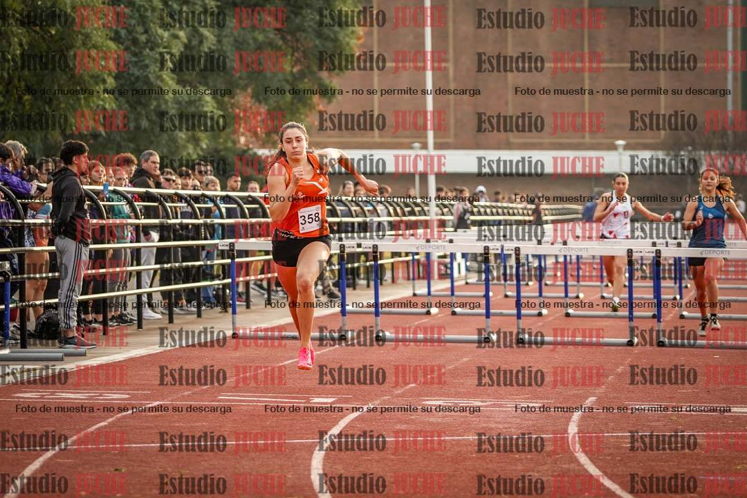 Fotos de los 100 m con vallas de mujeres - heptatlón 1