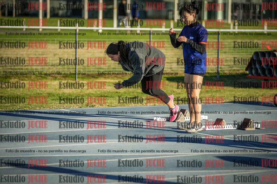 Fotos de los 100 m con vallas de mujeres