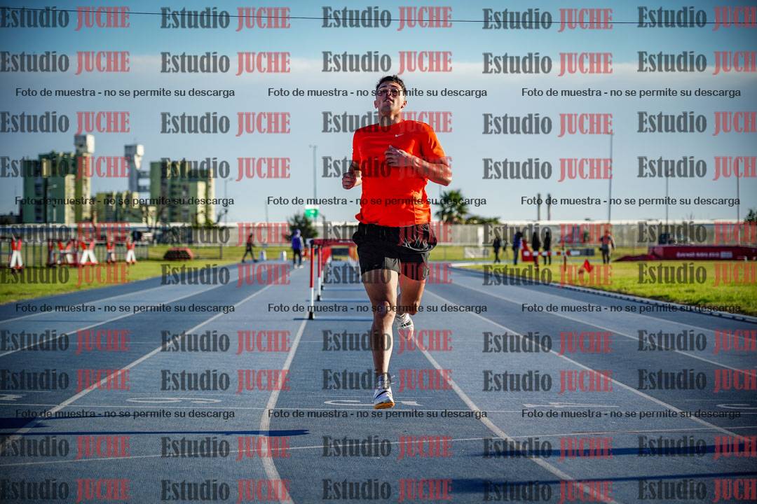 Fotos de los 110 m con vallas de varones - decatlón 6