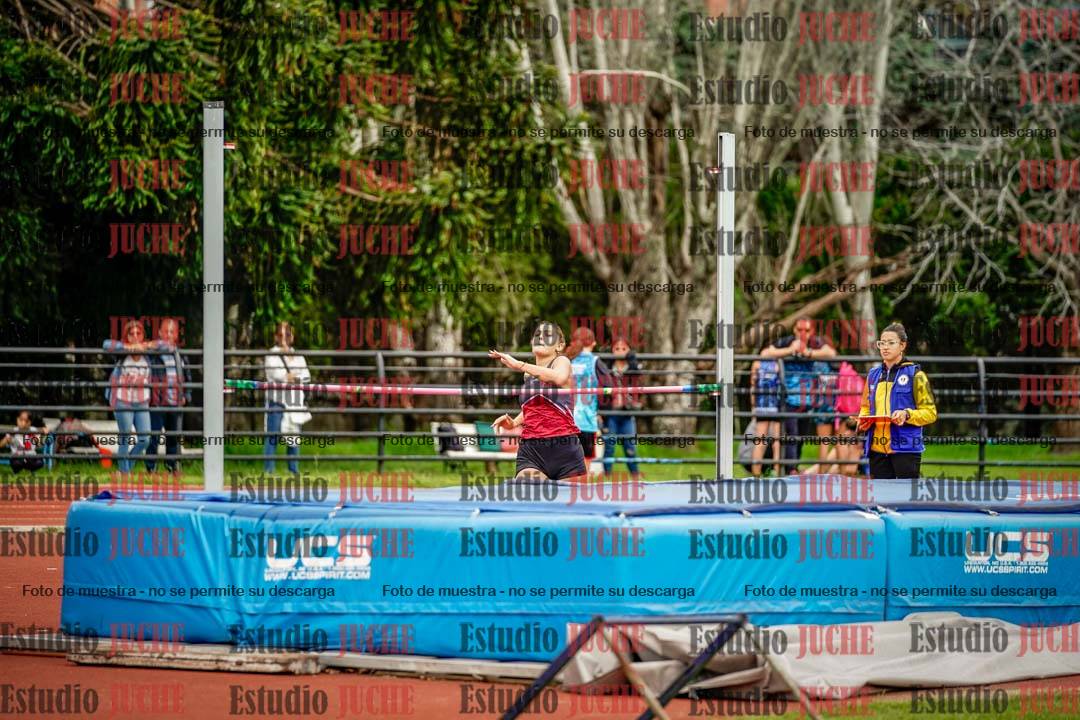Fotos del salto en alto de mujeres