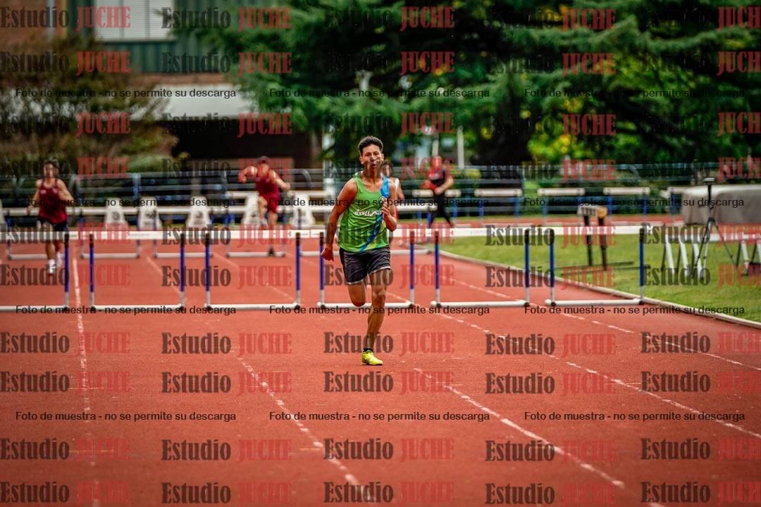 Fotos de los 295 m con vallas de varones