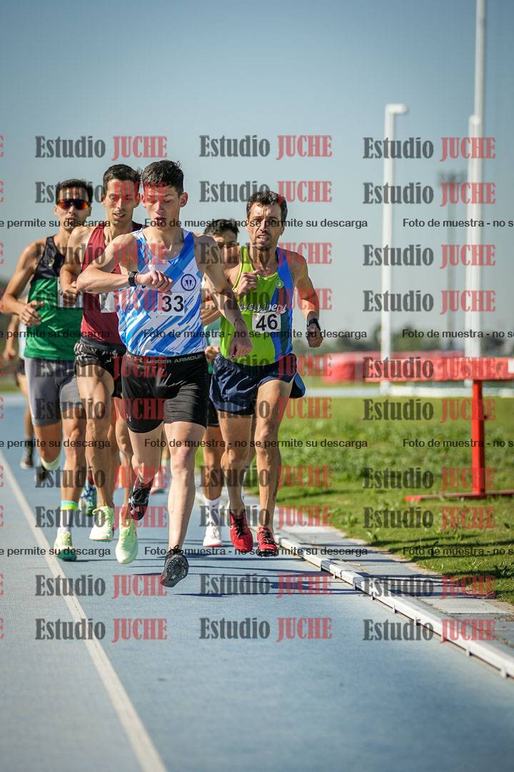 Fotos de los 5000 m de mujeres y varones - serie 1