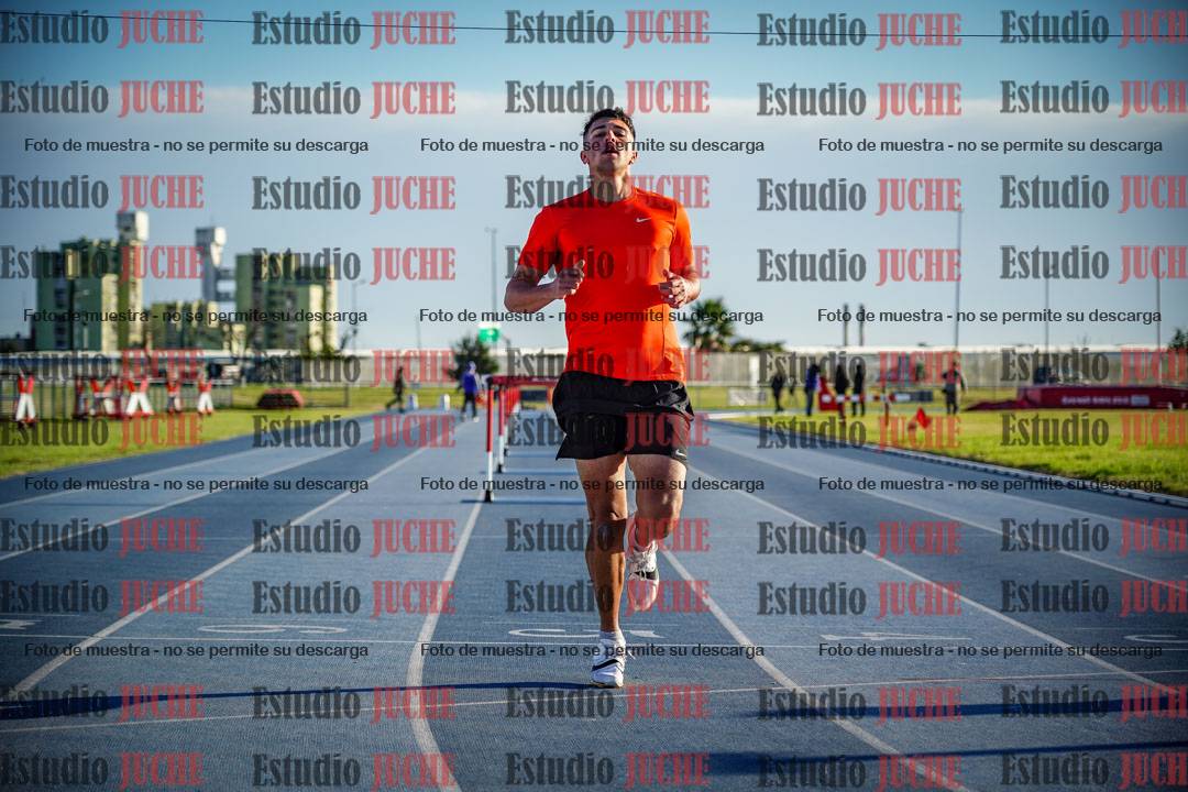 Fotos de los 110 m con vallas de varones - decatlón 6