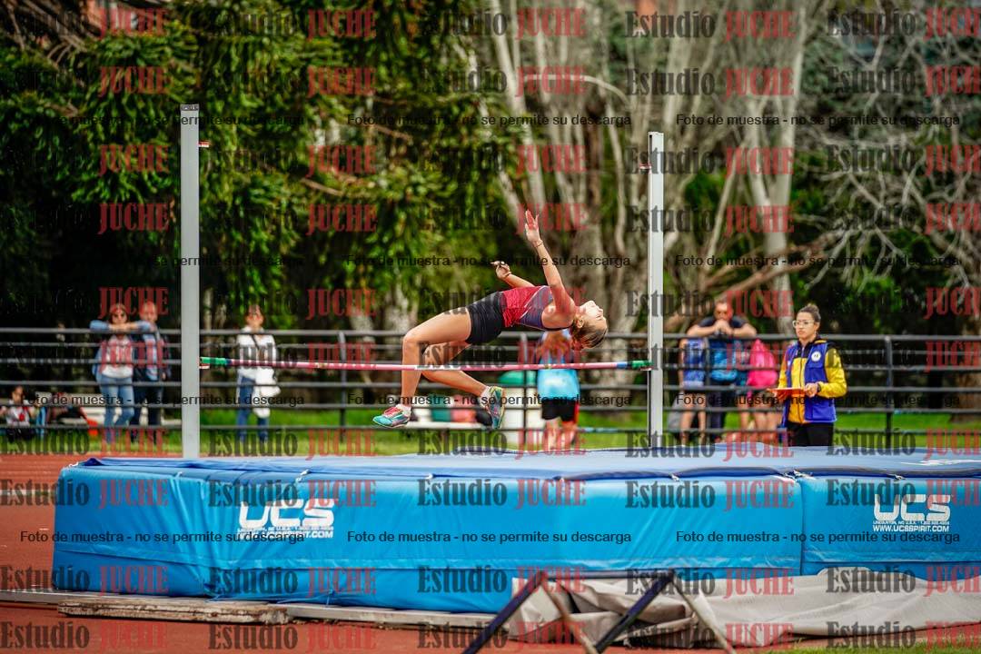 Fotos del salto en alto de mujeres