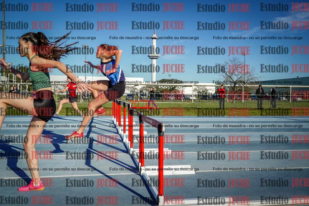 Fotos de los 100 m con vallas de mujeres