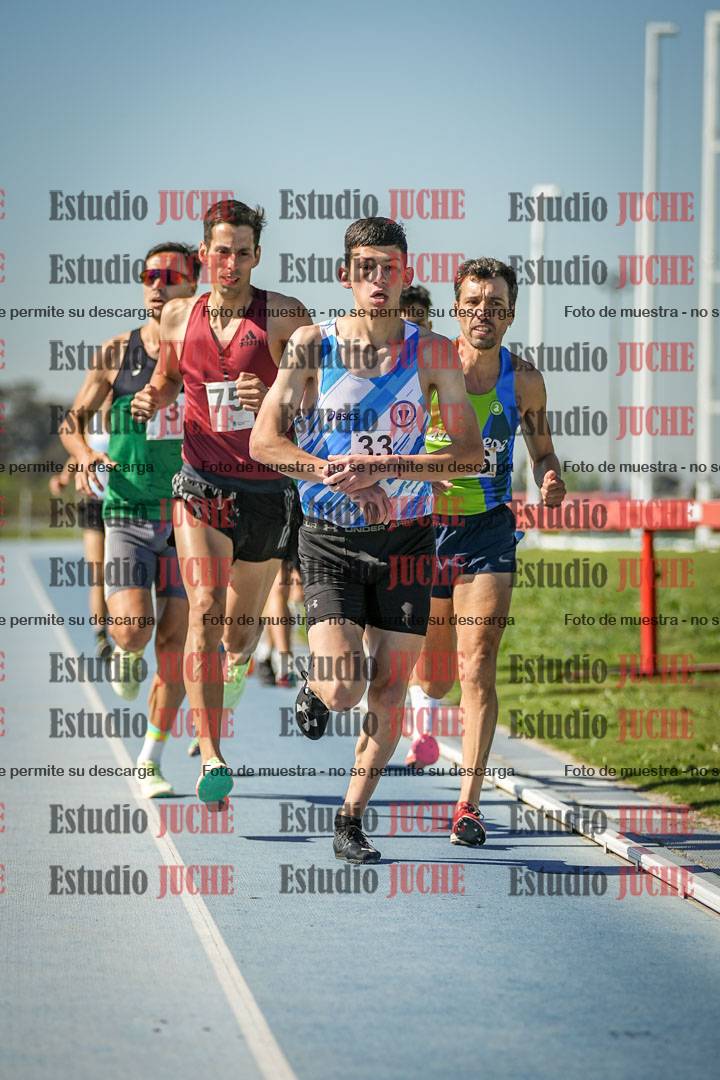 Fotos de los 5000 m de mujeres y varones - serie 1