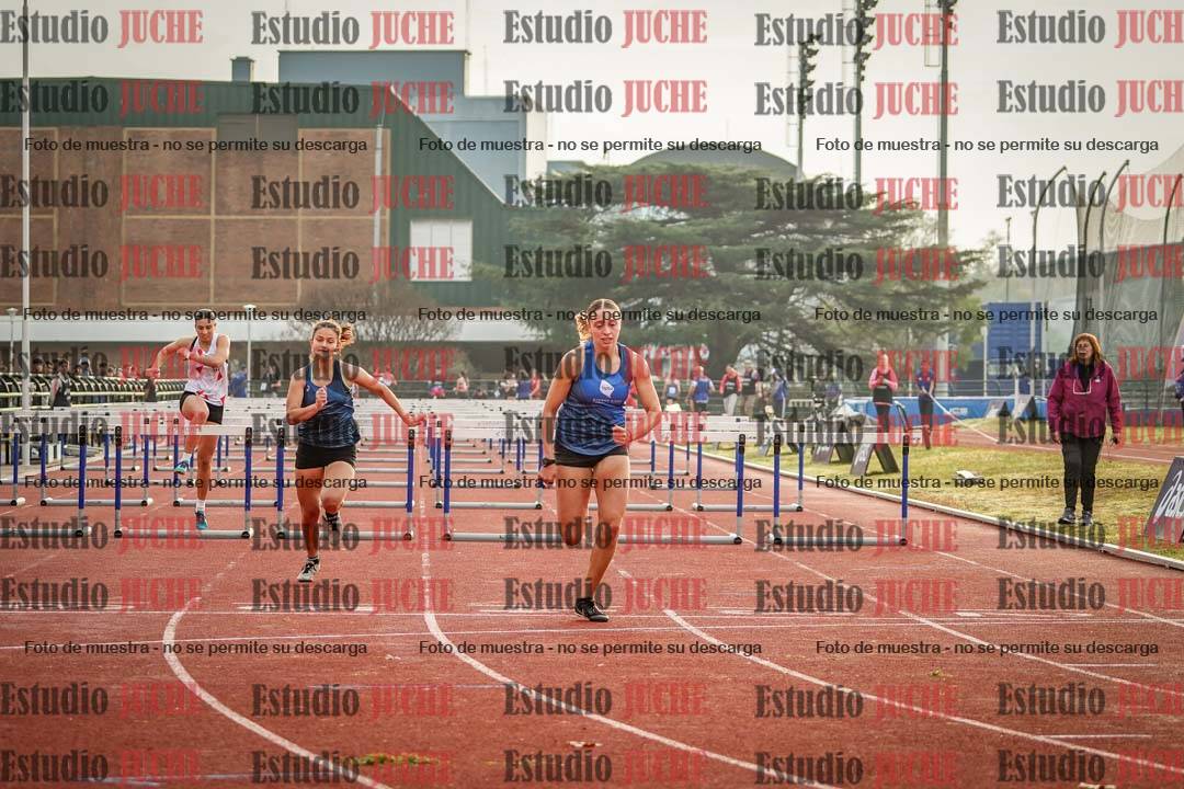 Fotos de los 100 m con vallas de mujeres - heptatlón 1