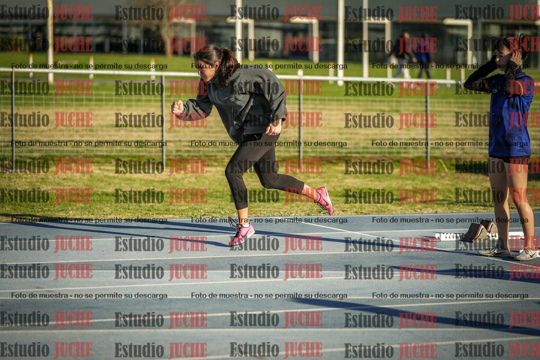 Fotos de los 100 m con vallas de mujeres