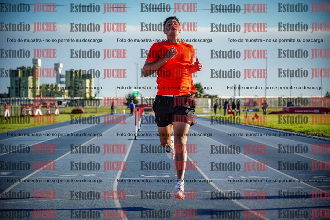 Fotos de los 110 m con vallas de varones - decatlón 6