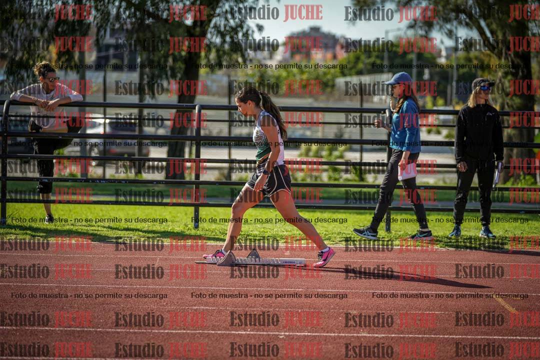 Fotos de los 295 m con vallas de mujeres